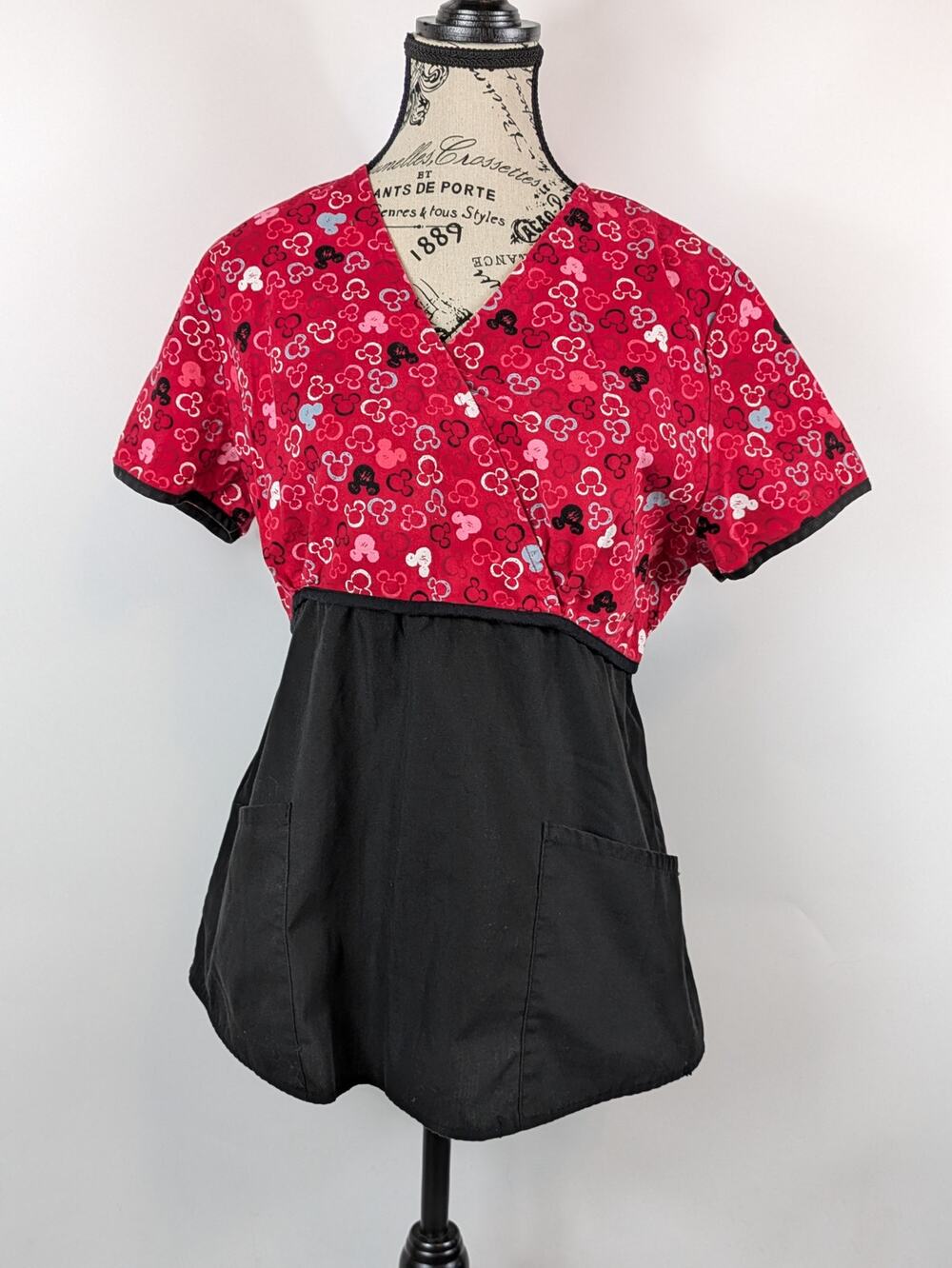 Disney Womens Medium Scrub Top Pocket Cinch Waist Wonderful World Mickey Mouse